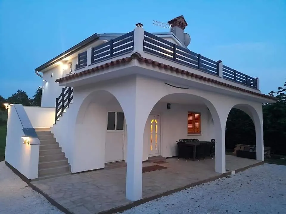 Apartment In Medulin With Terrace, Air Conditioning, W-Lan, Washing Machine 5158-2 Croatia