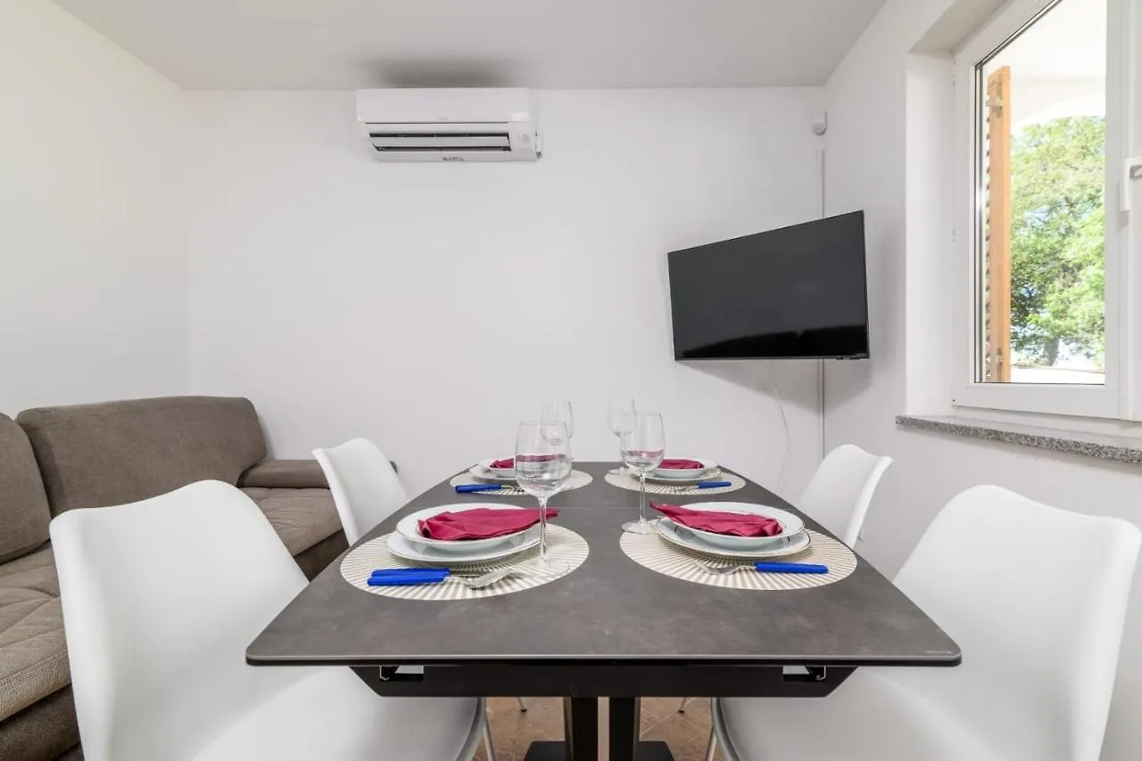 Apartment In Medulin With Terrace, Air Conditioning, W-Lan, Washing Machine 5158-2