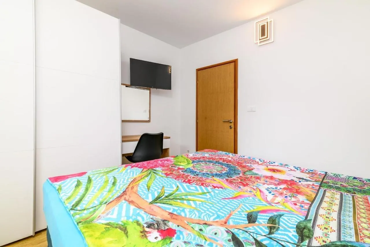 Apartment In Medulin With Terrace, Air Conditioning, W-Lan, Washing Machine 5158-2 0*,  Croatia